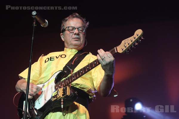 DEVO - 2008-06-03 - PARIS - Espace Charlie Parker - Grande Halle - 